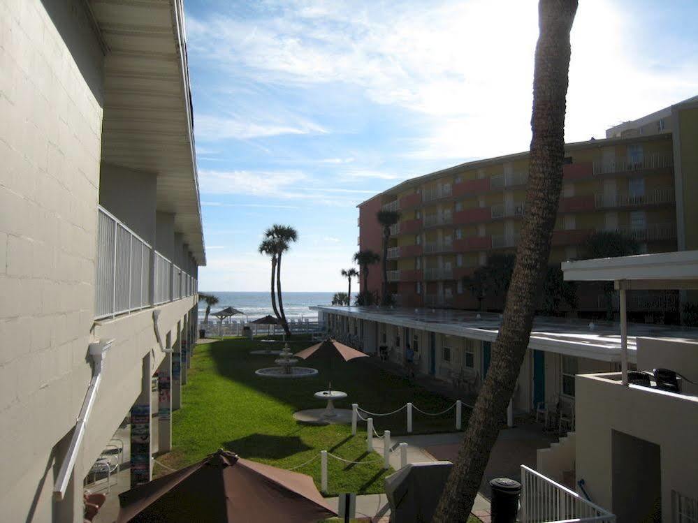 Ocean Court Beachfront Hotel Daytona Beach Bagian luar foto